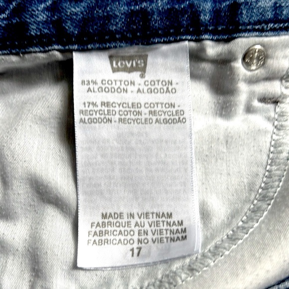 LEVI’S 🏝️ COTTON DESTROYED RIPPED DENIM FRINGED JEAN SHORTS Women’s 17/18 W40 - Picture 9 of 9